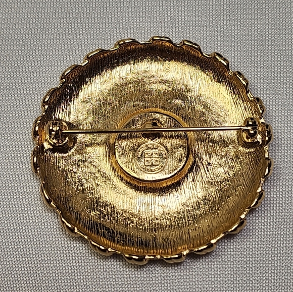 Givenchy Logo Medallion Brooch - Picture 3 of 9